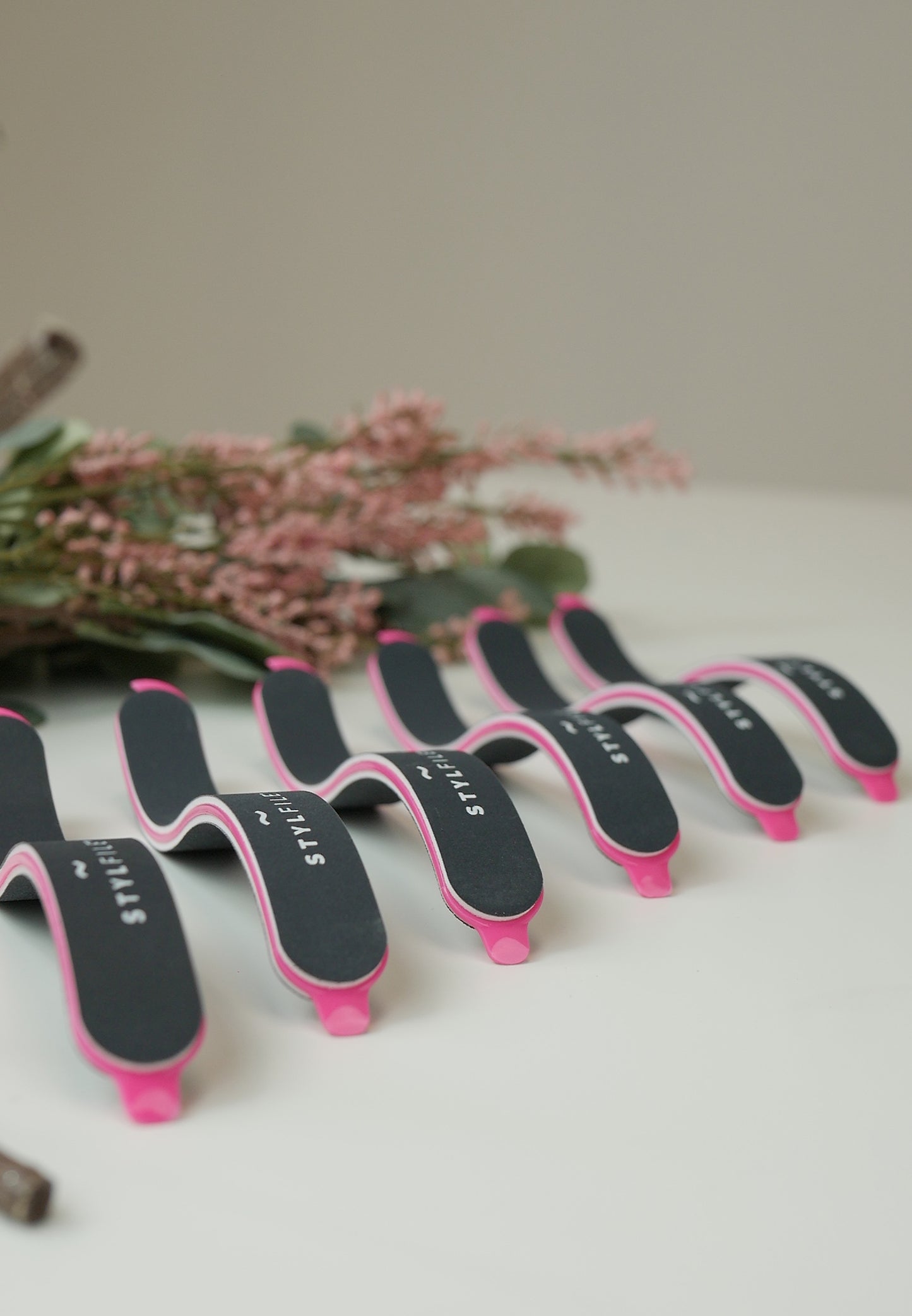 Curved 3-in-1 ergonomic Nail File